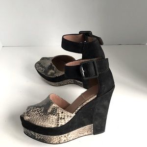 Bacio61 platform wedge leather snake print tan brown black. Size 7